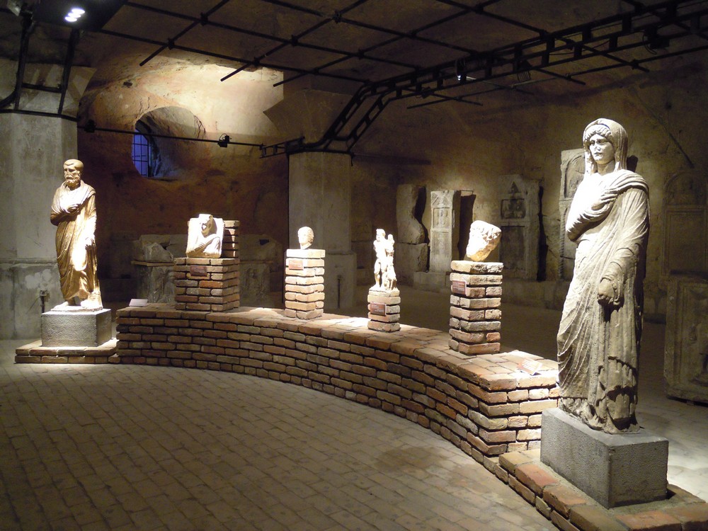 Veliki barutni magacin Rimski portreti i sarkofazi