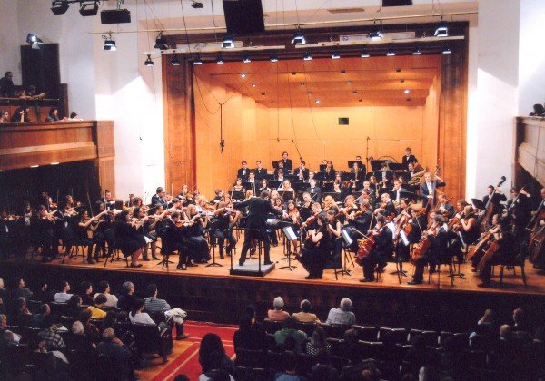 Simfonijski orkestar FMU i Bojan Sudjic 1 e1416564302995